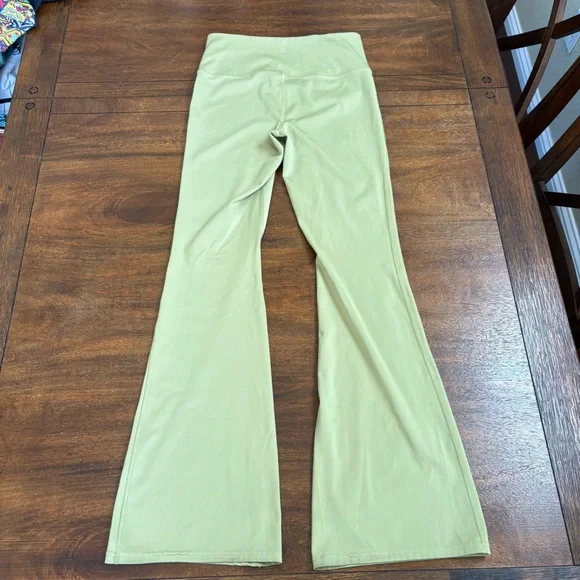 All In Motion Matcha Green Leggings Boot Cut High Rise Activewear Women’s M ** - Picture 1 of 11